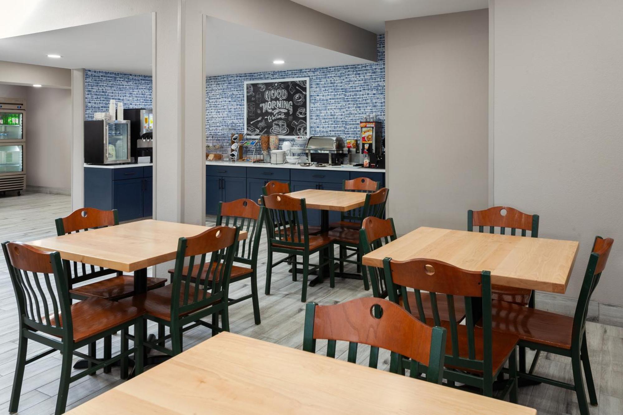 Americinn By Wyndham Eagle River Downtown Bagian luar foto