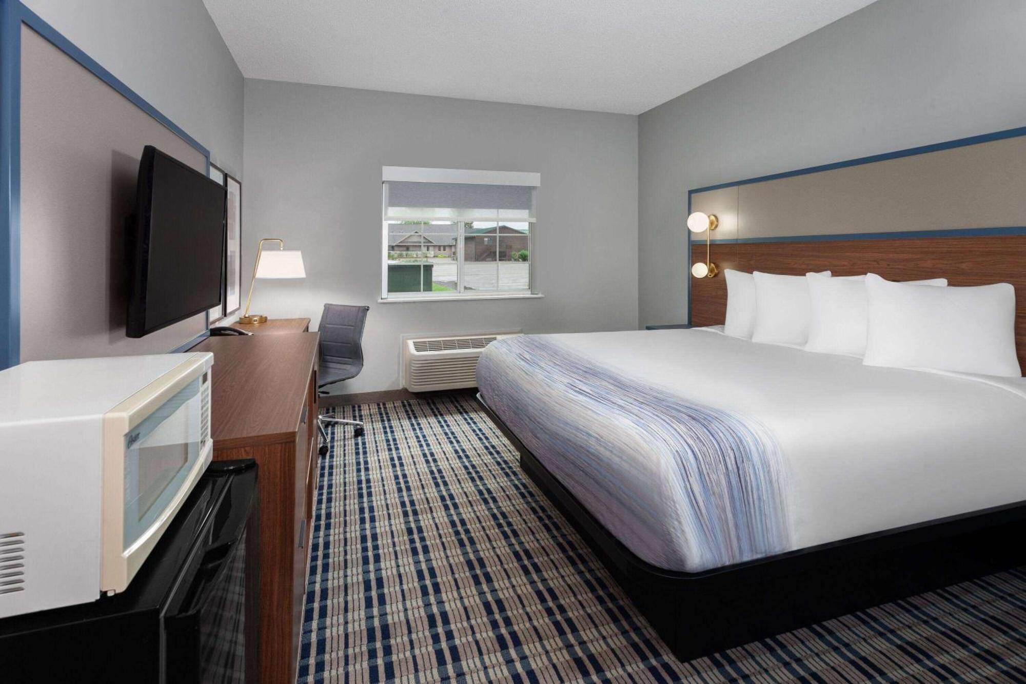 Americinn By Wyndham Eagle River Downtown Bagian luar foto