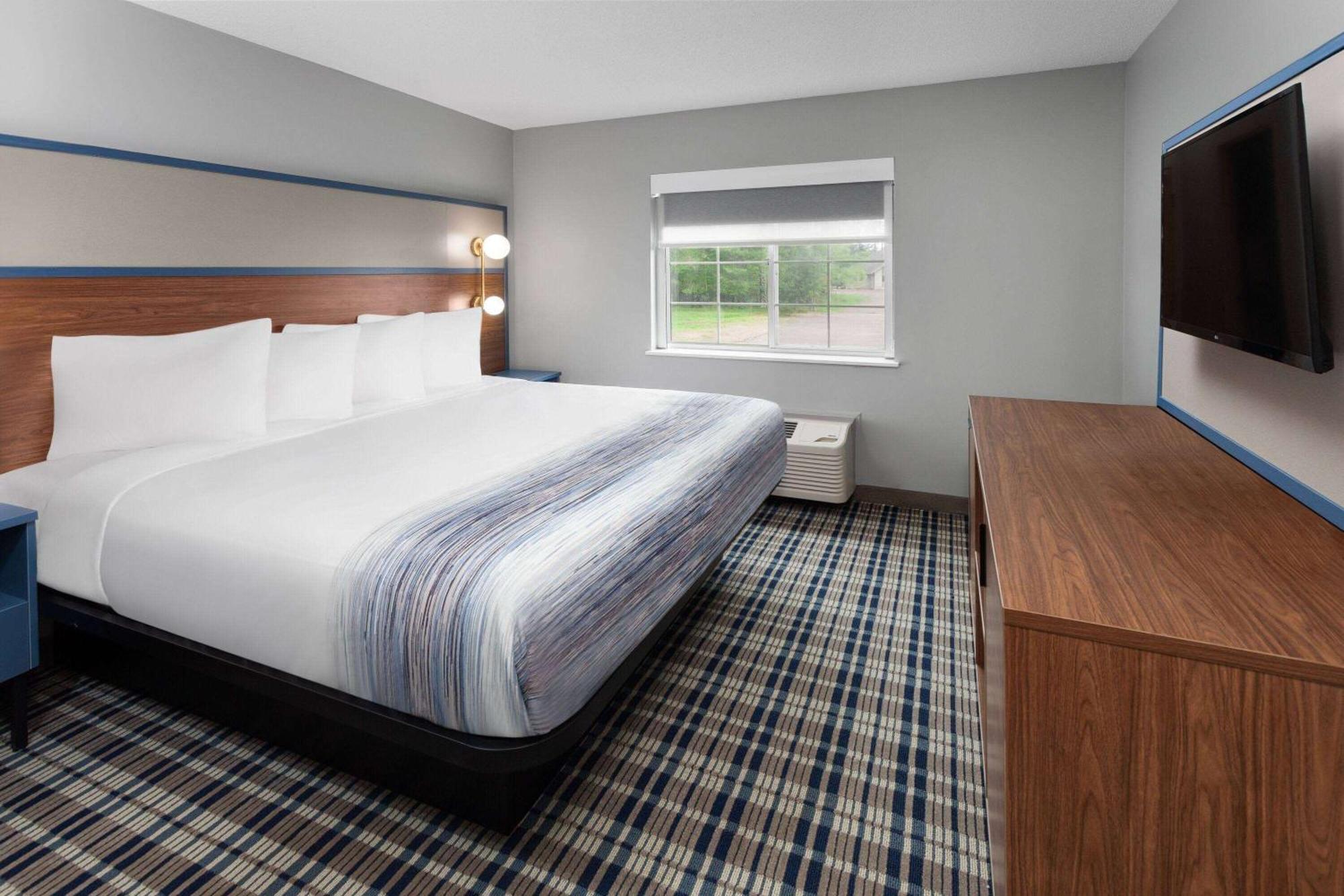 Americinn By Wyndham Eagle River Downtown Bagian luar foto